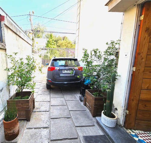 Casa Sólida Amplios Espacios, 3 Dorm.pasaje Juan Moya/ Ñuñoa