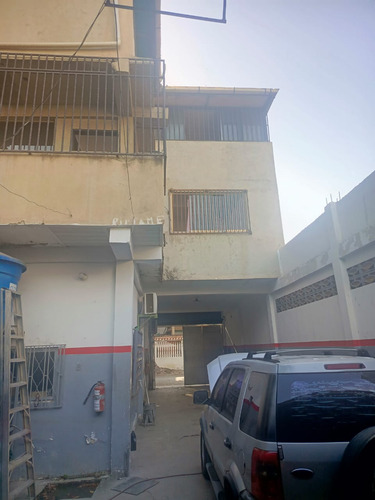 Casa Con Locales, La Atlantida