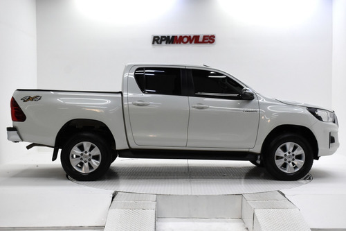 Toyota Hilux Srv 4x4 Automatica 2.8tdi 2019 Rpm Moviles