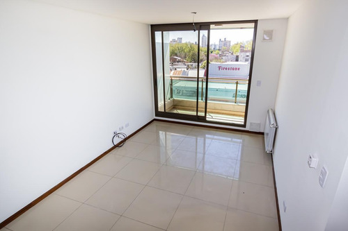 Imagen 8 de 24 de Av Pellegrini 3709 Torre 3 04 09