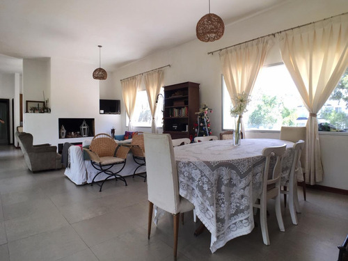 Casa En Alquiler En Barrio Privado La Arbolada