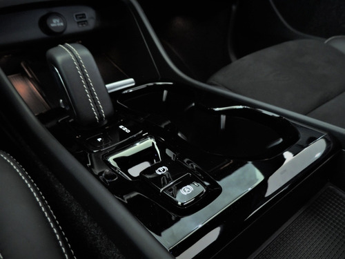 Imagem 11 de 13 de Volvo Xc40 R-design Recharge 2021