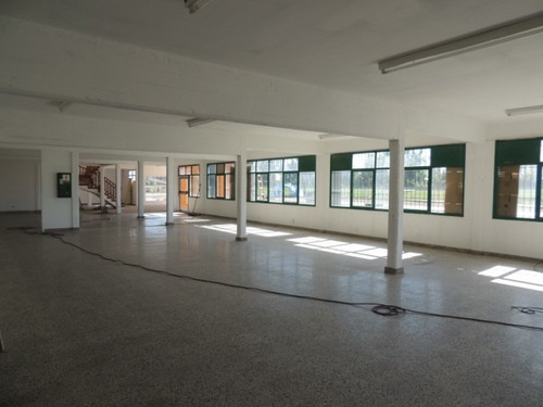 Local Comercial / Showroom / Oficinas / Multi Espacio Sobre Colectora Acceso Oeste Km38 Moreno X Dueño Directo