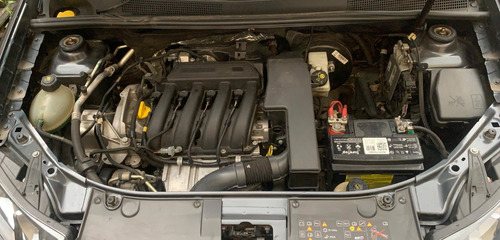 Renault Logan 1.6 Privilege / Intens