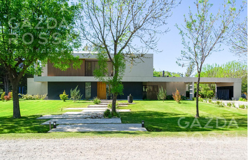 Casa En Barrio Fincas De San Vicente