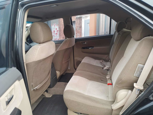 Imagen 7 de 10 de Toyota Sw4 2012 3.0 Srv I 171cv 4x4