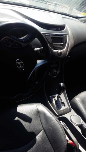 Hyundai Elantra 1.8 Gls 6at Seguridad Premium 2013