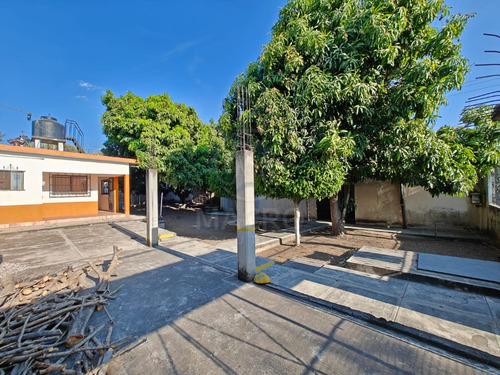 Casa En Venta En Col. Juan Morales Con Amplio Jardín Ideal Para Inversión