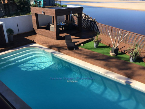 Imagen 2 de 22 de Venta Casa Frente A La Playa 3 Dormitorios 3 Baños Piscina