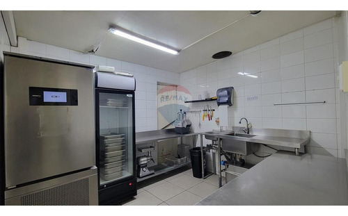 Derecho De Llaves: Cocina Industrial Operativa