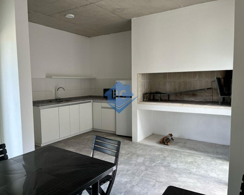 Apartamento De 2 Dorm. Y 1 Baño