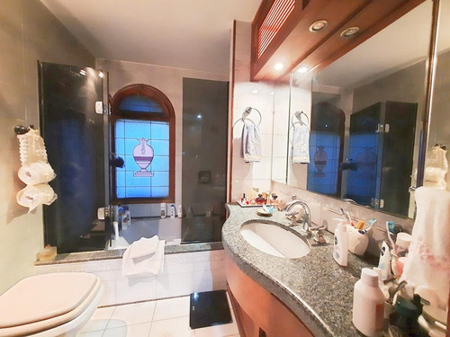 Casa 5 Dormitorios En Carrasco. Piscina. Parrillero. Chalet.