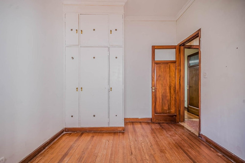 Venta Casa Olivos Vicente Lopez 4 Ambientes Con Dependencia Garage Patio Jardin Parrilla