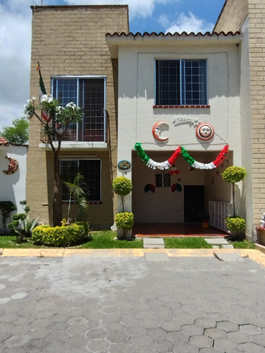 Excelente Casa En Emiliano Zapata, Morelos, Con Terreno Excedente Y Alberca