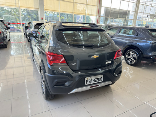 Chevrolet Onix 1.4 MPFI ADVANTAGE 8V FLEX 4P AUTOMÁTICO