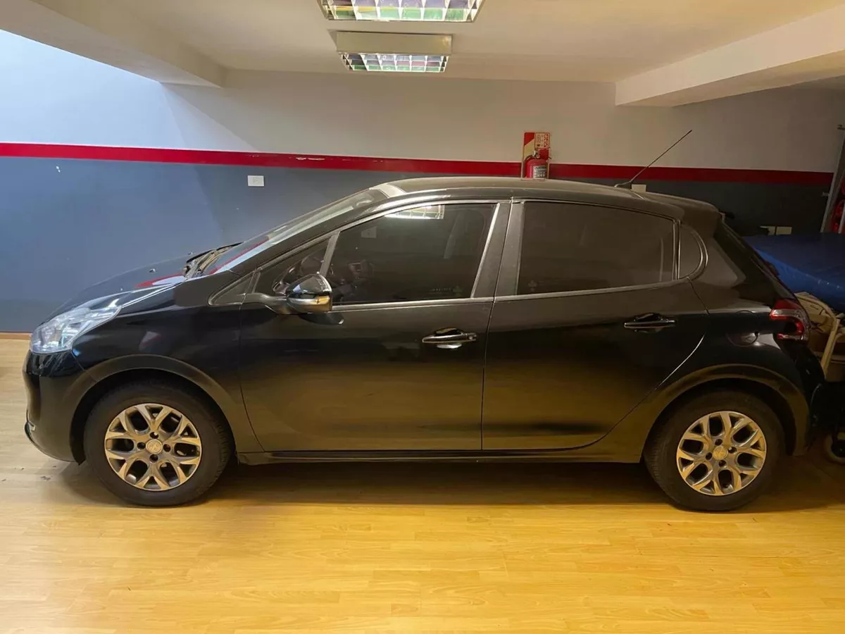 Peugeot 208 Allure Triptonic