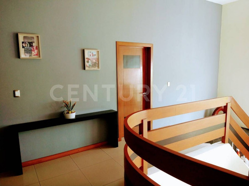 Casa En Venta En Residencial Esmeralda Norte, Colima, Col.