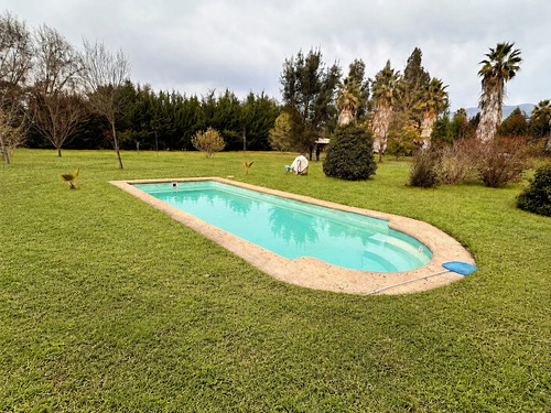 Parcela Con Casa, Piscina/ Quincho, Frente A Parque Y Laguna
