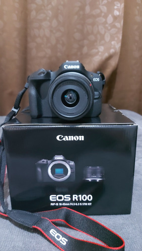 Cámara Canon R100 Kit 