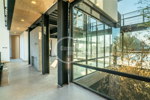 Casa En Venta De 6 Dorm. En Colina