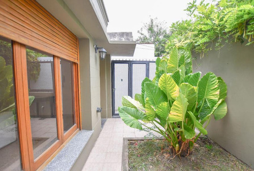 Ph Venta 2 Dormitorios 1 Baño Patio 81 Mts 2 Cubiertos 100 Mts 2 Totales - La Plata