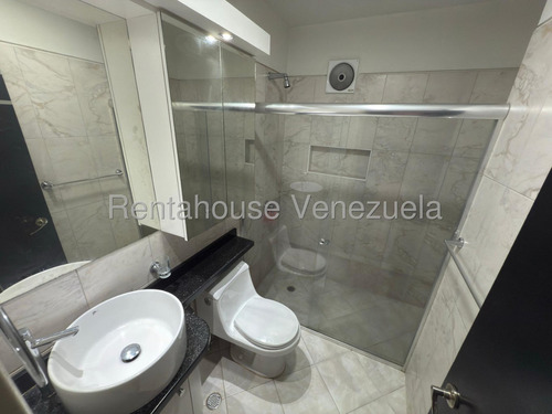 Ss: Vende Apartamento 25-21431 En Los Palos Grandes De 98 M2 De 3h/2b/2pe