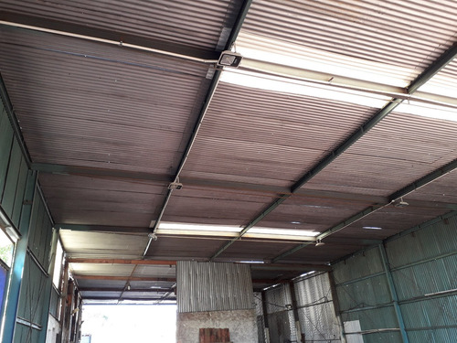 Local Industrial Con Trifasica