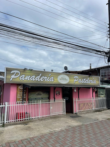 Inversión En El Centro De Pucón, Panadería Y Dos Deptos.