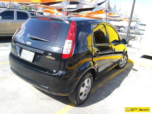 Imagen 4 de 9 de Ford Fiesta Max-automático