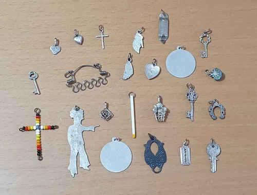 Lote Dijes Para Collares Y Pulseras 23 Piezas (Usado)