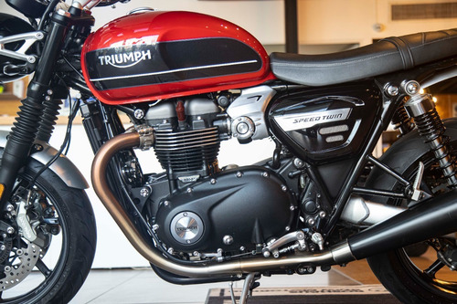 Imagen 7 de 17 de Triumph Speed Twin 1200 Roshaus Motorrad