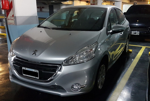 Peugeot 208 1.5 Allure Touchscreen