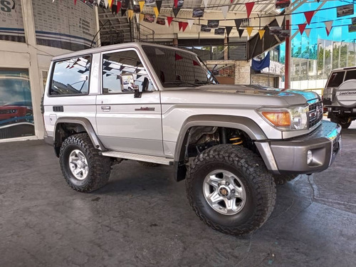 Imagen 3 de 14 de Toyota Machito Land Cruiser