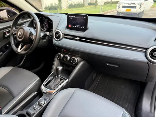Mazda 2 1.5 Grand Touring Lx blindaje 2