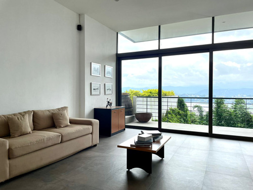 Excepcional Casa En Venta En Avándaro, Con Vista Al Lago.