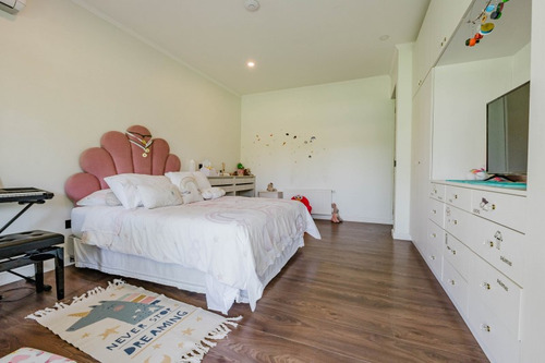Casa Con Doble Altura Impecable, En Condominio Las Garzas