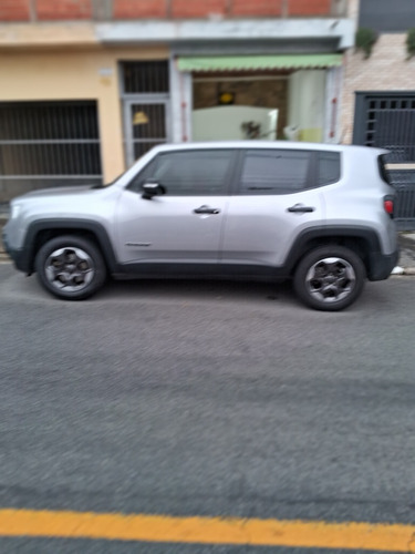 Jeep Renegade 1.8 Flex Aut. 5p