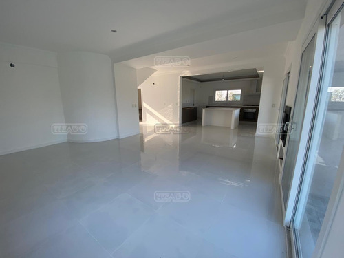 Casa En Venta Al Lago En Las Glorietas, Nordelta, Tigre