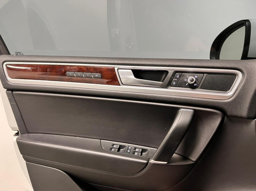 Imagen 16 de 22 de Volkswagen Touareg 4.2 V8 Premium Nuev Passat Amarok Tiguan