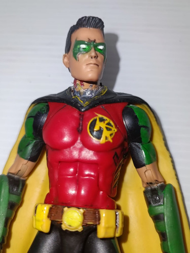 Dc Multiverse Mattel Robin Detalle Estético En El Cuello (Usado)
