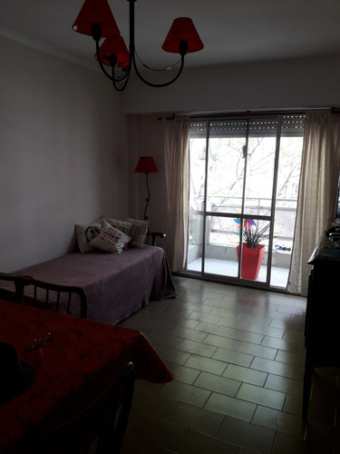 Imagen 6 de 14 de Departamento 2 Ambientes Al Frente Con Cochera