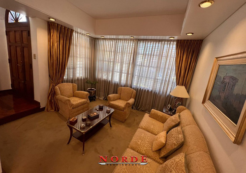 Venta Casa 5 Ambientes Barrio Naon Mataderos