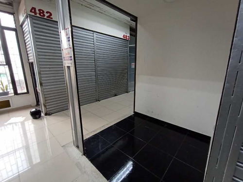 Imagen 12 de 15 de Local En Arriendo Sector Centro En Centro Comercial / Cod.5038464
