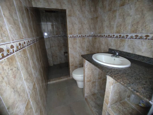 Imagen 16 de 29 de Se Vende Hermosa Quinta Excelente Ubicacion De Barrio Sucre Zona Norte Aragua Maracay 04243785803