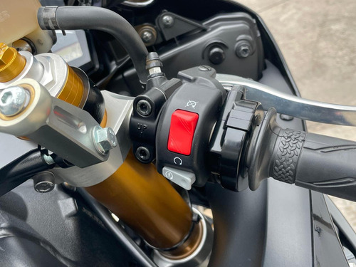 Yamaha R6