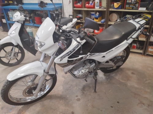Imagen 2 de 3 de Honda Falcon 400