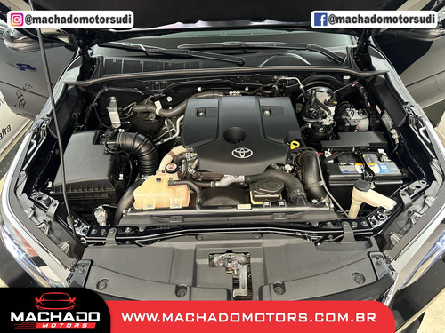 Toyota Hilux SW4 2.8 D-4D TURBO DIESEL SRX 7L 4X4 AUTOMÁTICO