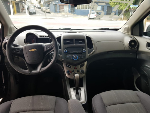 Imagem 10 de 11 de Sonic Sedan 1.6 Lt 2013