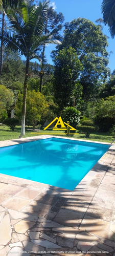 Linda Chácara Com Lagos, Piscina E Ribeirão Em Juquitiba