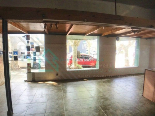 Imagen 9 de 11 de Colonia Del Sacramento - Salón Comercial Céntrico